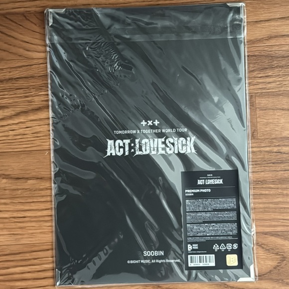 Soobin Tomorrow x Together TXT ACT:LOVESICK Premium Photo K-pop Idol Collector - Picture 3 of 4